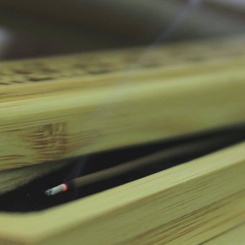 مبخرة ذكية مع 30 عود موروكي