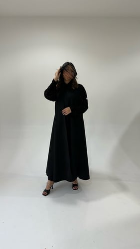 شامواه مع أكمام مخمل مطرزة