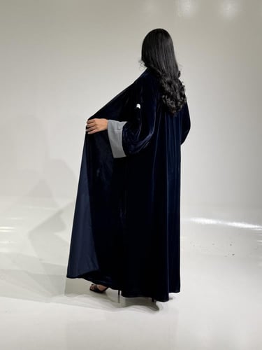 مخمل كحلي مع أسواره مبطنه