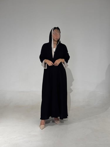 ملكي مع أكمام سواره بفتحة بيج