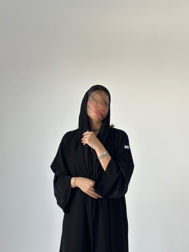 عباية ملكي مع ملكي مطرز أسود