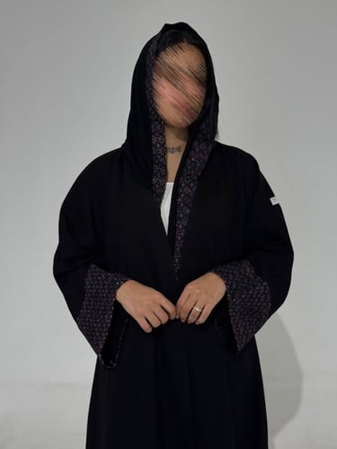 كتان مع أكمام ركامه بنفسجي