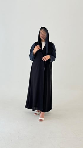 عباية بلاك بيري مع اكمام جاكار كحلي