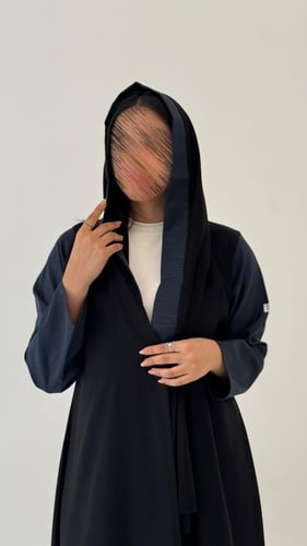 عباية بلاك بيري مع اكمام جاكار كحلي