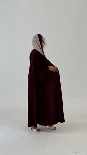 عبايه زوم عنابي اكمام واسعه