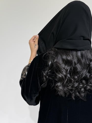 مخمل اسود مع أسواره جاكار بيج