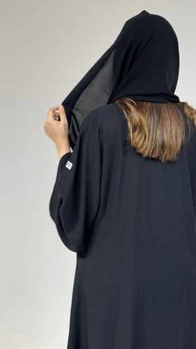 عباية كريب بحريني أسود أكمام واسعة