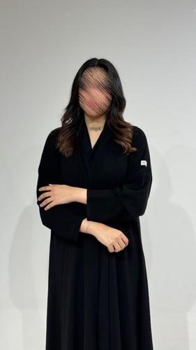 عباية ملكي أكمام ضيقة