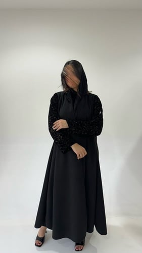 شامواه مع أكمام مخمل مطرزة