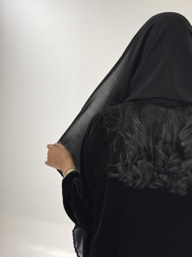 مخمل مع قيطان كحلي