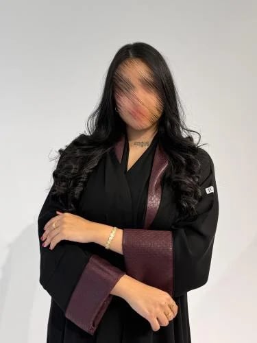 إنترنت مع أسواره عنابي