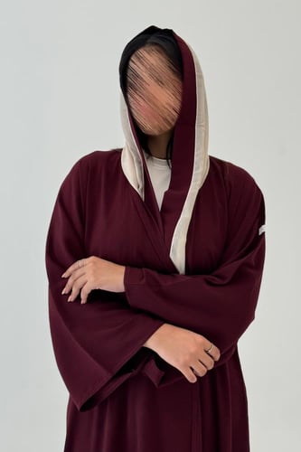 عبايه زوم عنابي اكمام واسعه