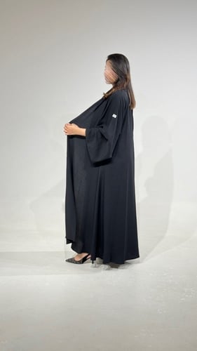 عباية كريب بحريني أسود أكمام واسعة