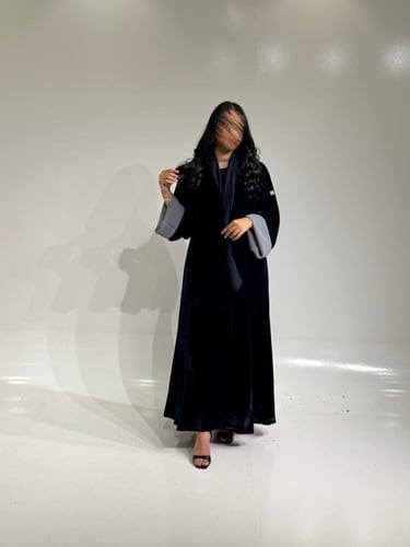 مخمل كحلي مع أسواره مبطنه