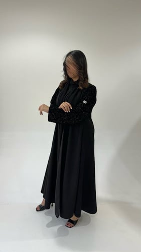 شامواه مع أكمام مخمل مطرزة