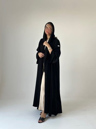 عباية ملكي مع ملكي مطرز أسود