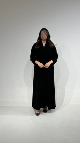 عباية ملكي أكمام ضيقة