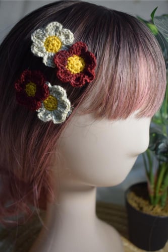 مشبك الزهرتين