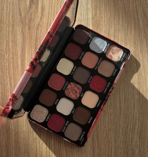 باليت شدو ريفلوشن فور ايفر CHERRY REBEL