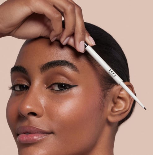 اكحال لوكا داخل العين