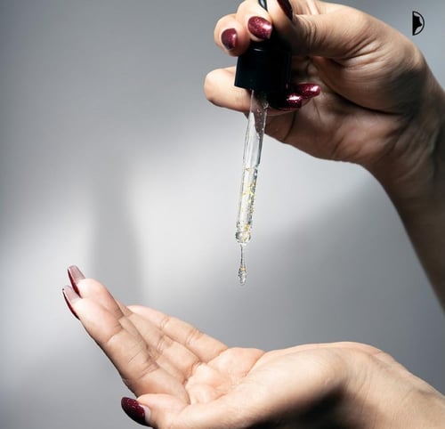 سيروم ترطيب الوجه كاركتر فضي 30ml