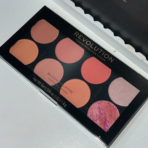 باليت بلاشر ريفلوشن REVOLUTION HOT SPICE