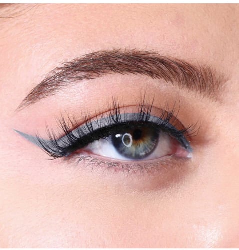 ايلاينر مويرا سائل محبرة الوان متعددة