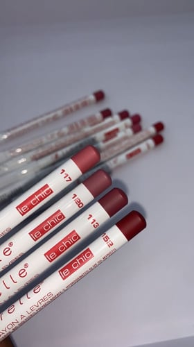 محدد شفاه فلوريلا