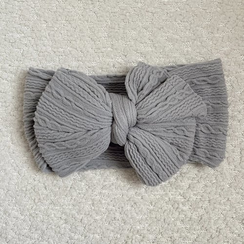 ربطة شعر رمادي