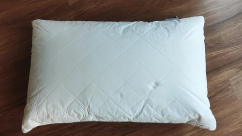 مخدة ( LUXURY IMPERIAL ) الفندقية