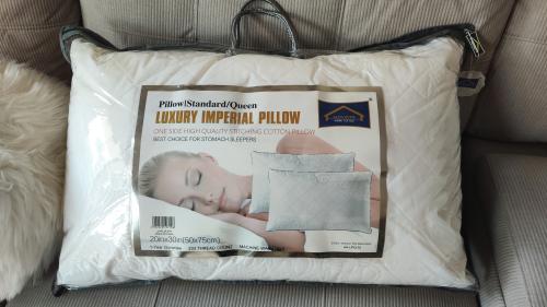 مخدة ( LUXURY IMPERIAL ) الفندقية