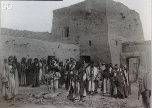 البدو في صور - مجلد كبير فاخر