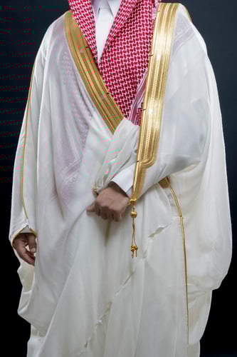 بشت ملكي لون ابيض