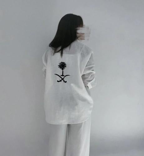 قميص لينن بتطريز سيفين ونخلة