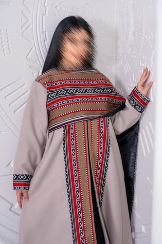 بشت نسائي جوخ شتوي مطرز بسدو مع شال