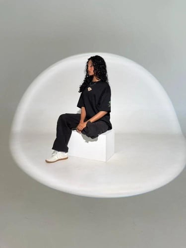 تيشرت النخله السعوديه بتصميم أنيق