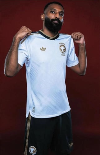 تيشيرت المنتخب السعودي لكاس العالم 2026 الابيض بشع...