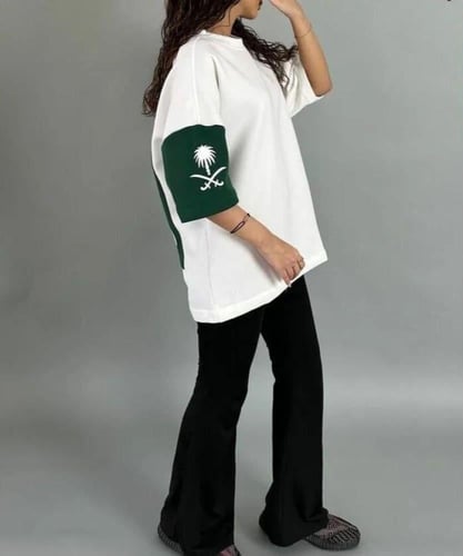 اوفر سايز تيشيرت The Club سعودي