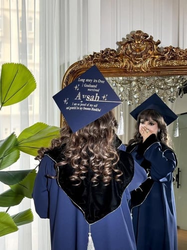 عباية تخرج كحلي مع وشاح اسود 2026