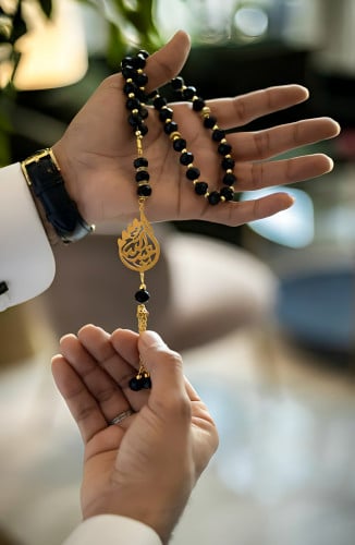 سبحة رجالي بالاسم مطلي بالذهب او الفضه