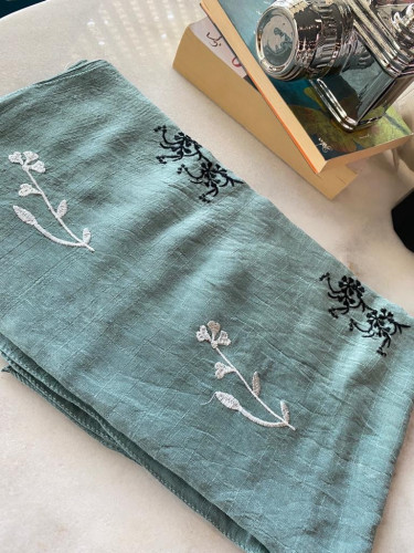 طرحة لينن تيفاني بتطريز اسود وابيض