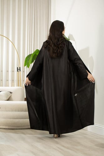 عباية نص كلوش بأكمام انيقة