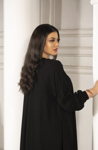 عباية كلوش اسود باكمام زم