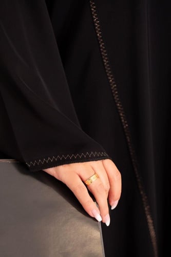 ‎‏‎عباية اسود بتطريز فضي