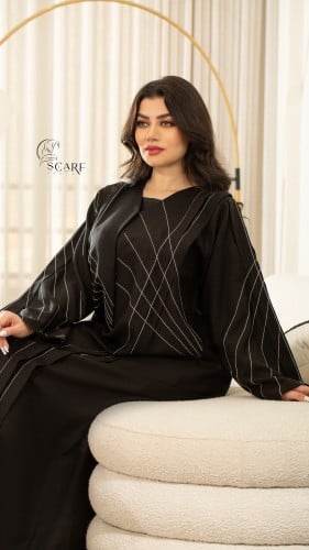 عباية نص كلوش بتطريز أبيض