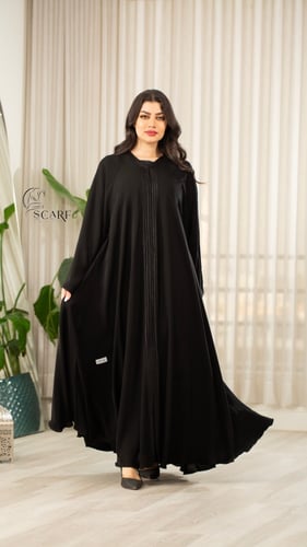 عباية سوداء كلوش بشك أنيق