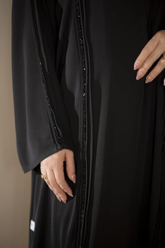 عباية كلوش اسود بشك ناعم