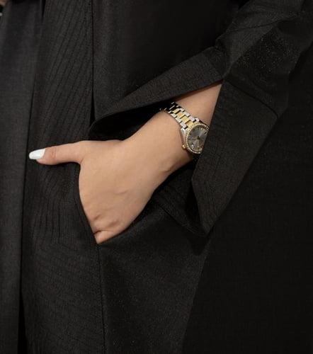 عباية نص كلوش بأكمام انيقة