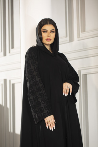 عبايه نص كلوش بتطريز ناعم