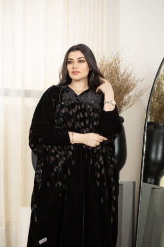 عباية بشت مخمل بتطريز رمادي